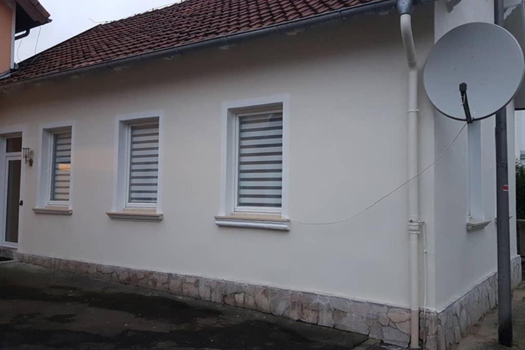 Appartement Vanille, Ferienwohnung Mit Eigenem Eingang, Wie Ein Kleines Haus Bad Salzuflen Kültér fotó